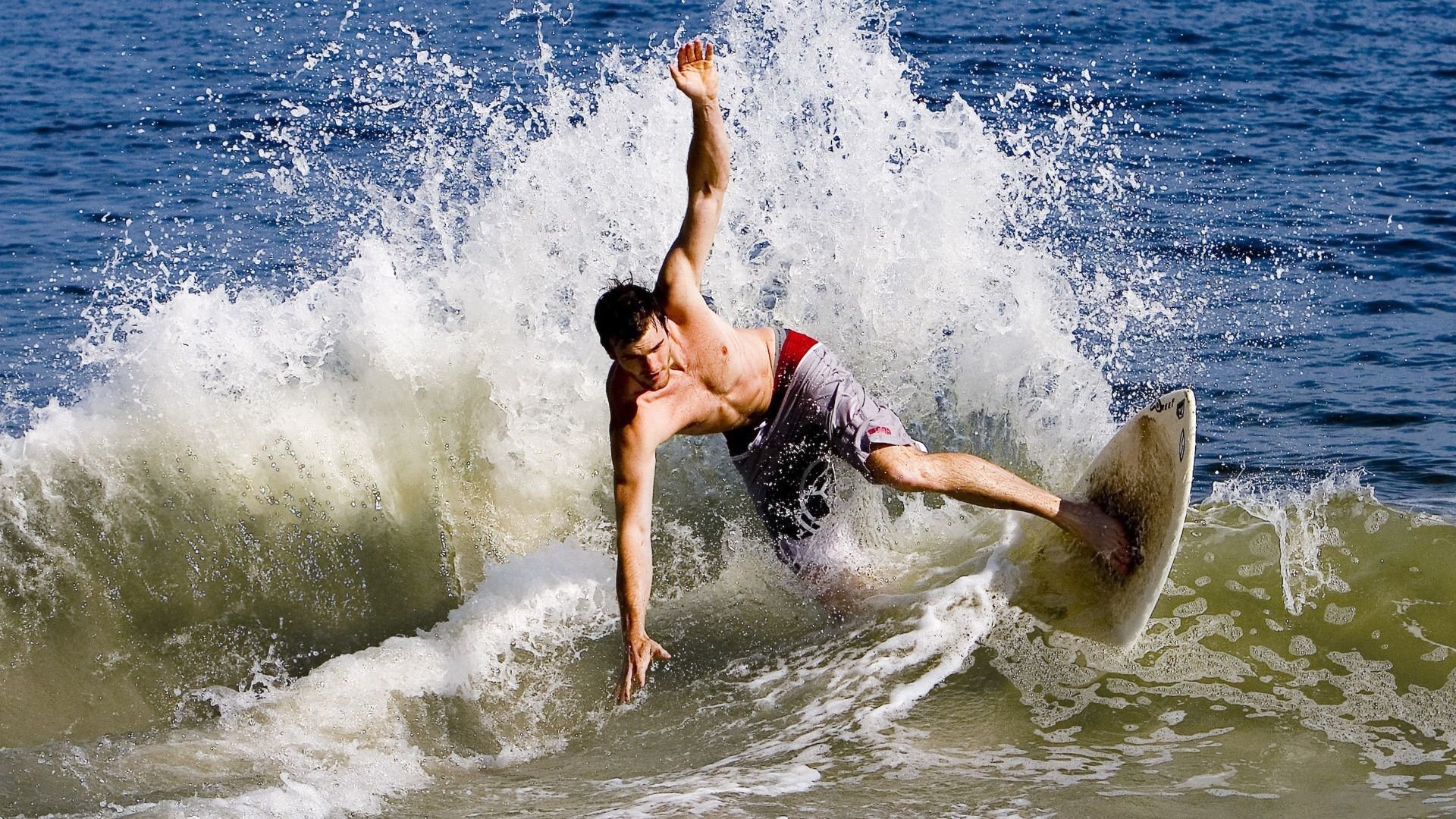 熊猫体育互动-法比尼奥，沉默的脊梁，扛起法兰西的胜利之旗